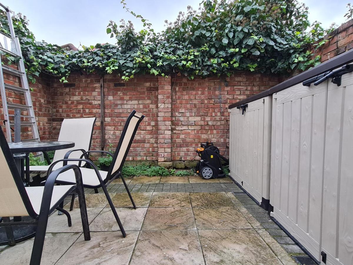 Umbrella Properties London Excel Экстерьер фото