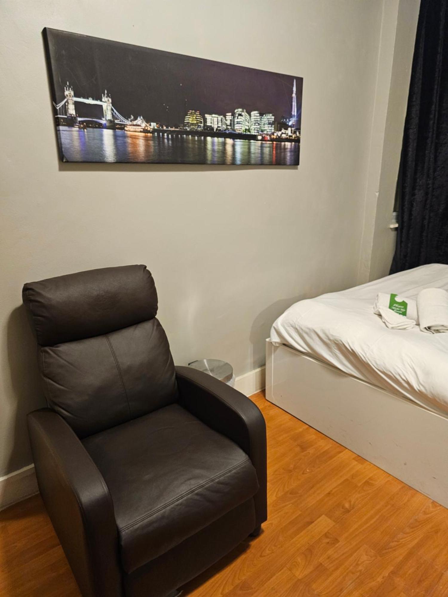 Umbrella Properties London Excel Экстерьер фото