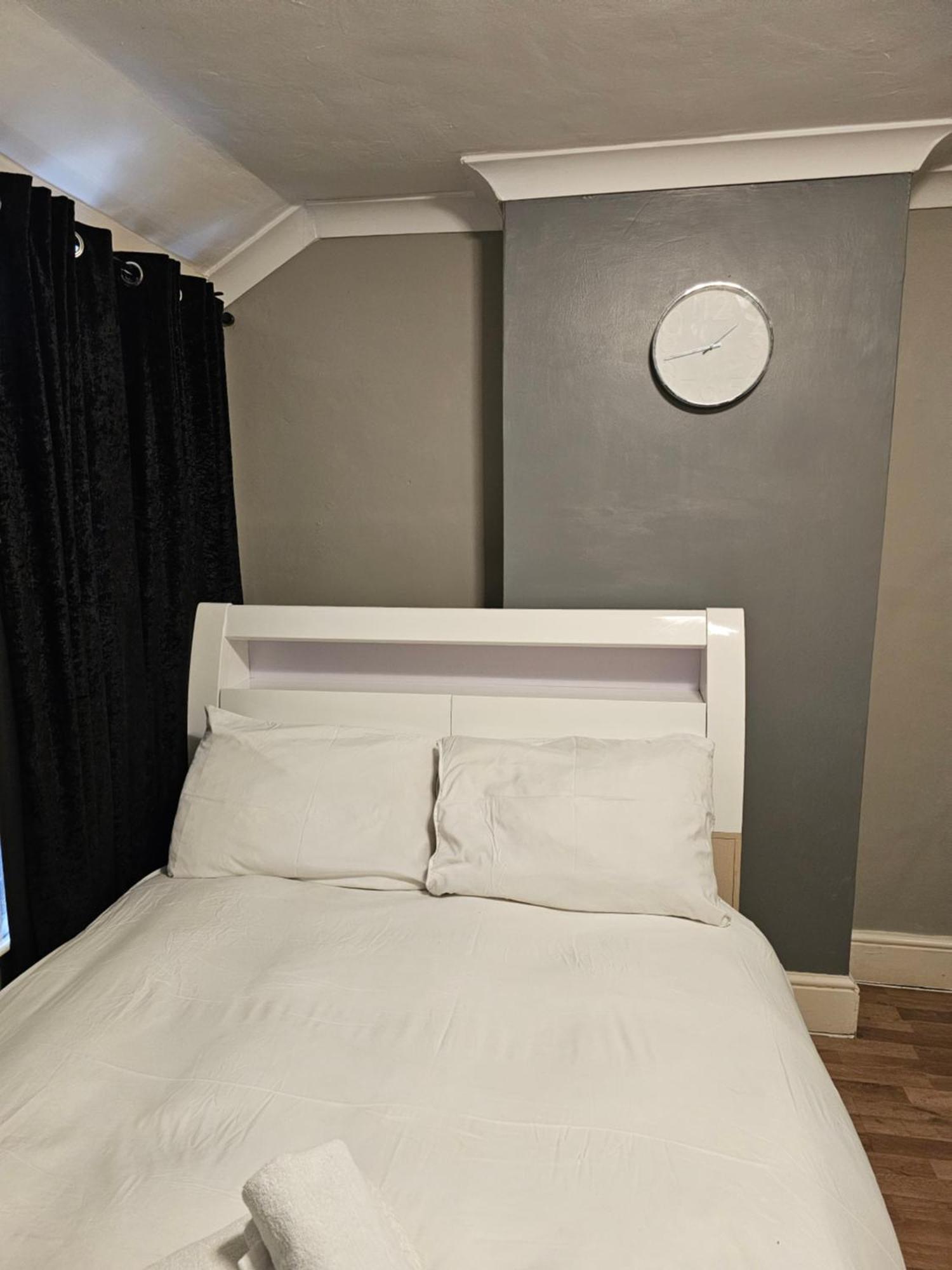 Umbrella Properties London Excel Экстерьер фото