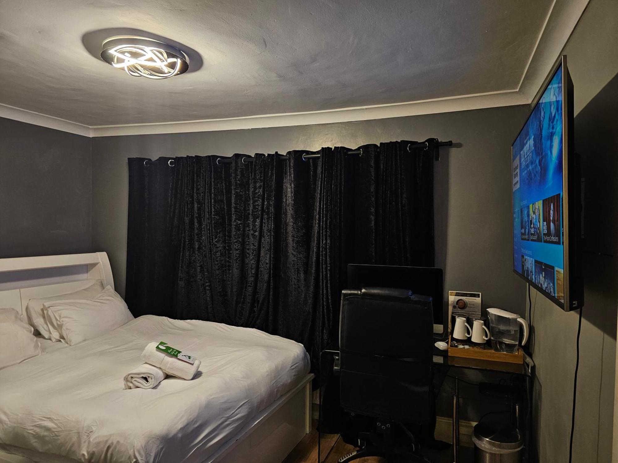 Umbrella Properties London Excel Экстерьер фото