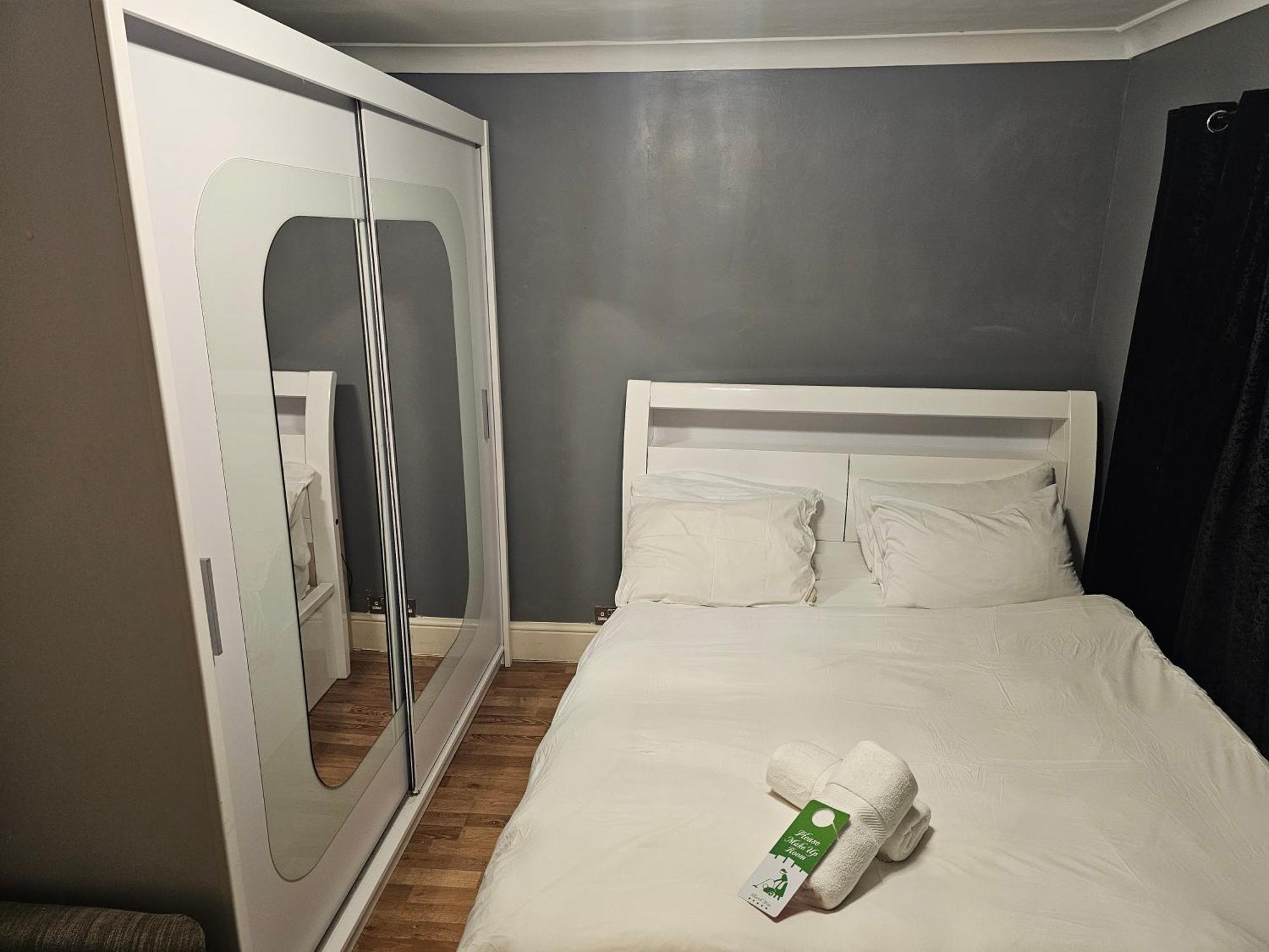 Umbrella Properties London Excel Экстерьер фото