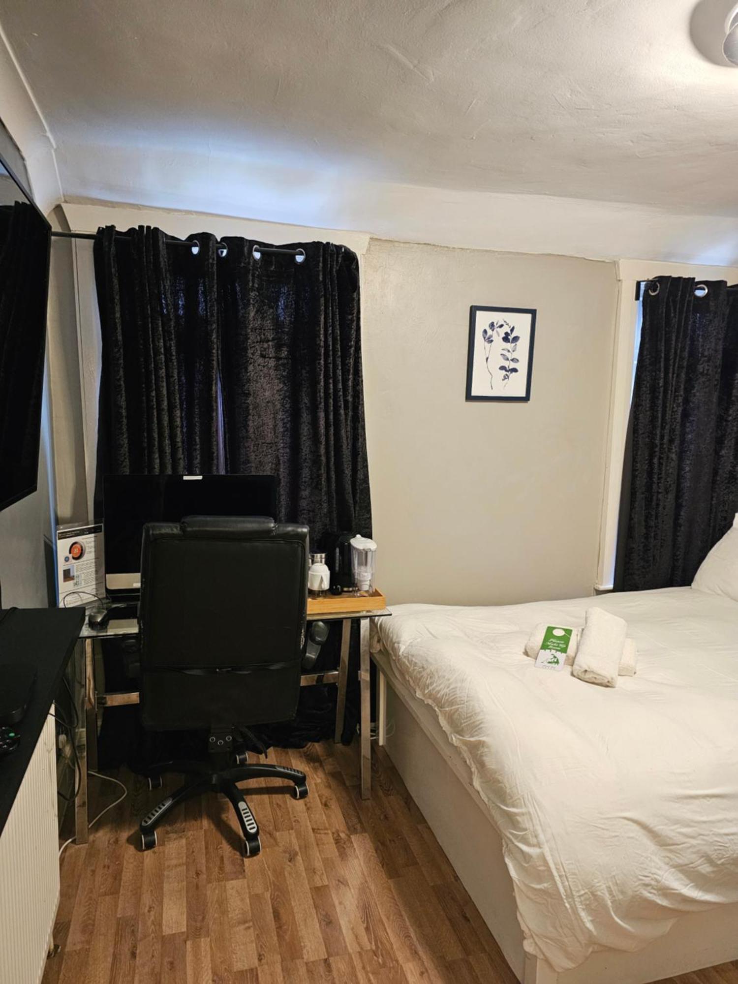 Umbrella Properties London Excel Экстерьер фото